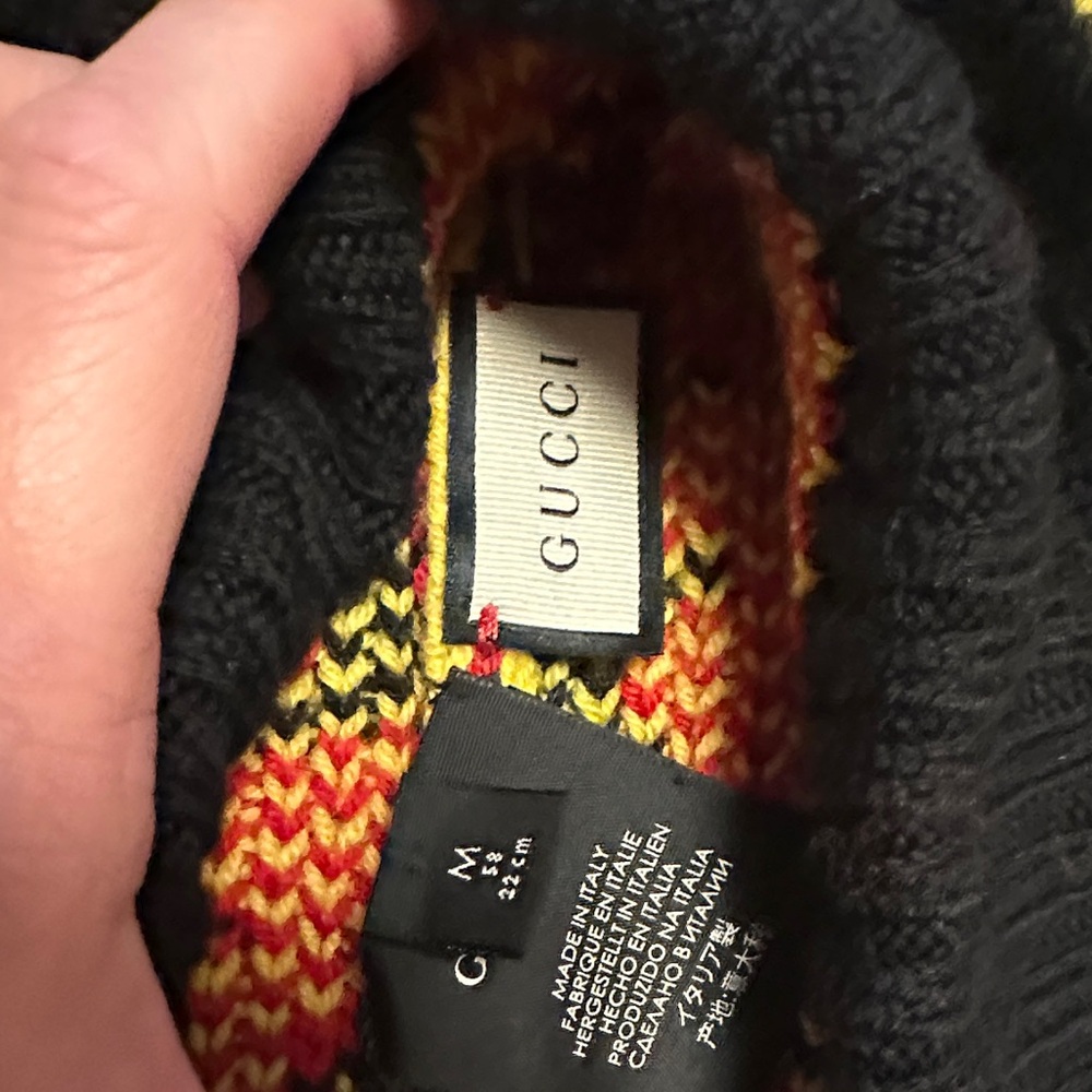 Gucci winter hat Black with Red and Yellow Stars - Picture 4 of 5